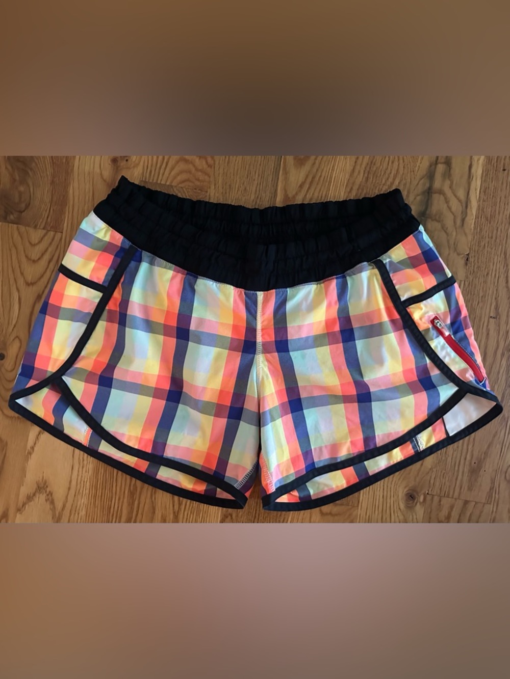 Lululemon Speed Shorts Plaid Multicolor Running Shorts Women’s 8 EUC